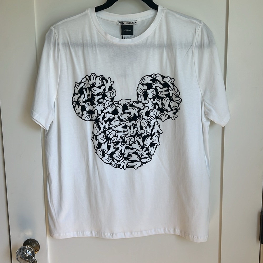 🕶️Zara new Mickey Mouse Felted Disney T-Shirt Size Large